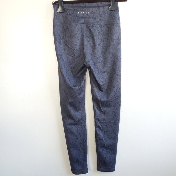 All Fenix Python Charcoal 7/8 Leggings NWT Size Large - Picture 10 of 13